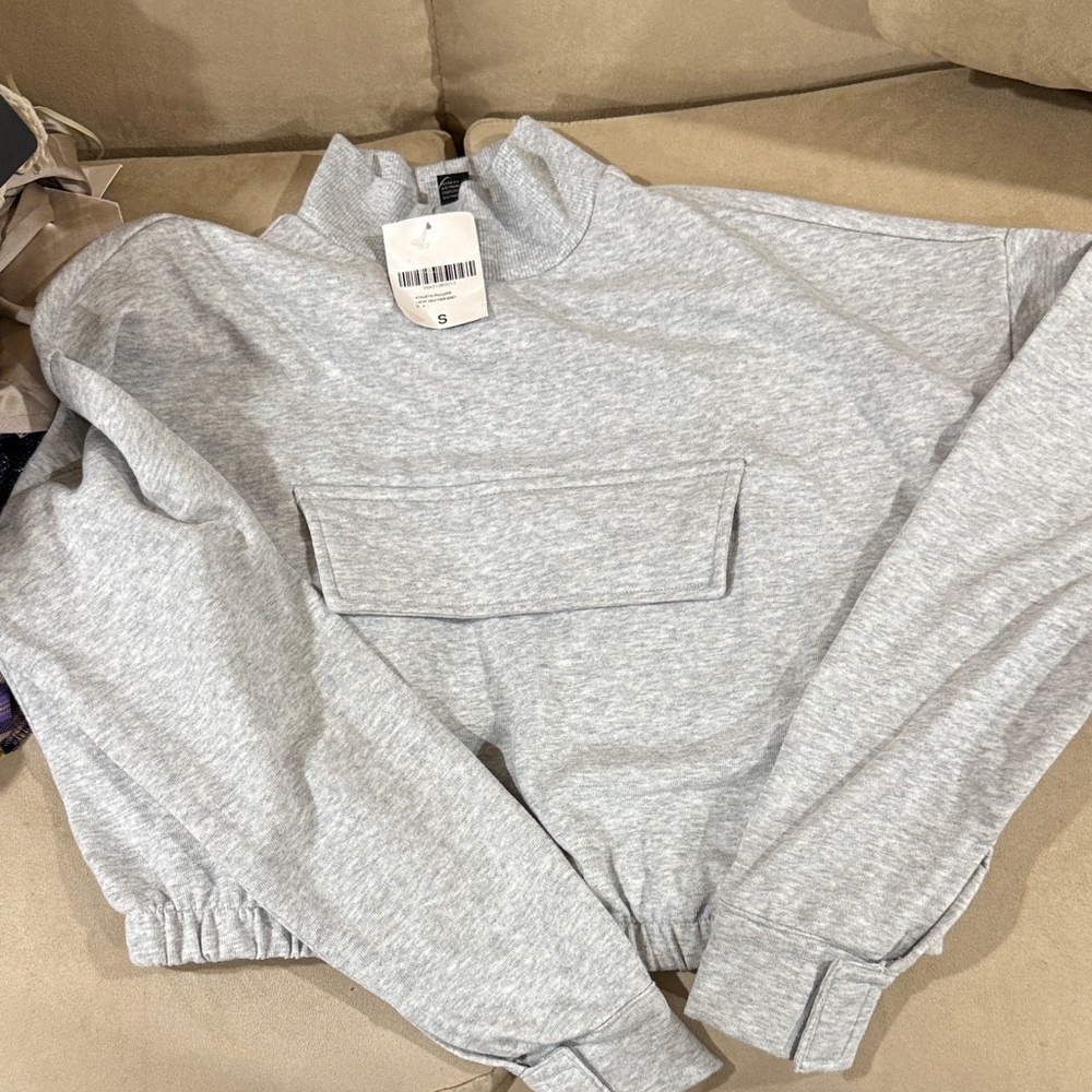 Forever 21 Light Gray Sweatshirt
